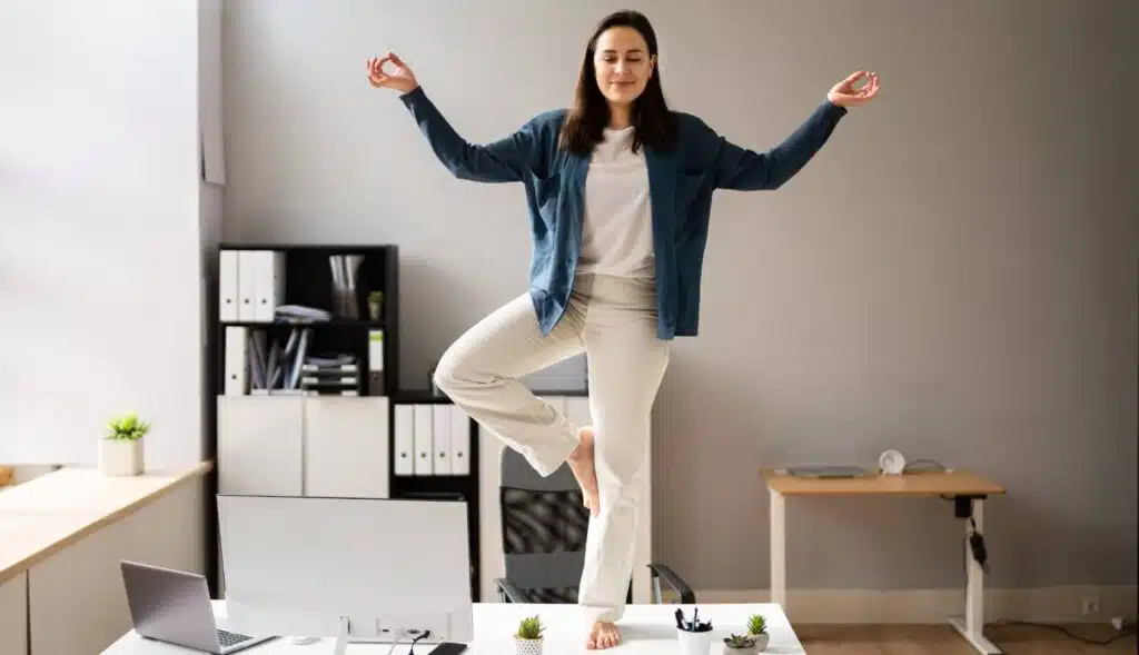 Joga w pracy- sposób na zadbanie o zdrowie w biurze